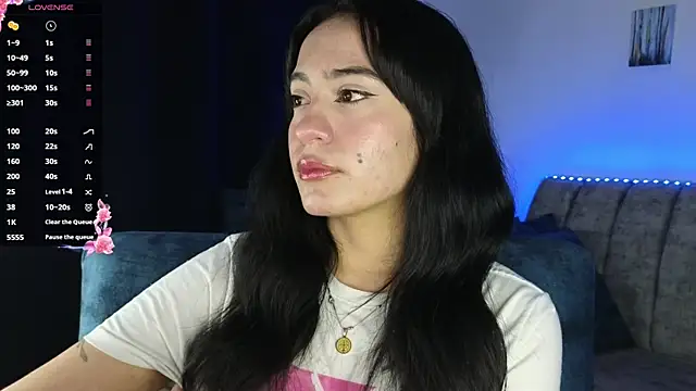 Snapshot of ZaraDames_ chatting on November 23, 2025, 3:27 am ZaraDames online show from November 23, 2025, 3:27 am