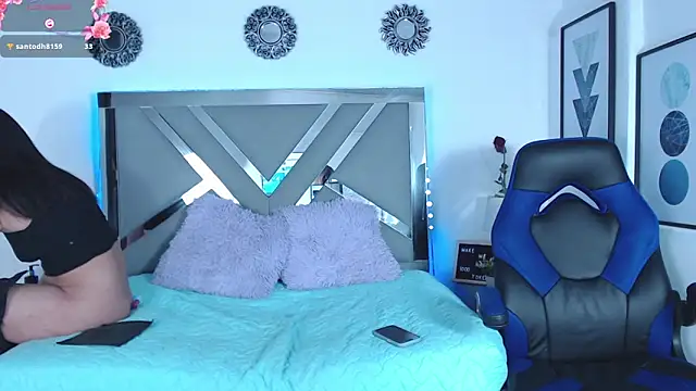 Snapshot of ZaraDames_ chatting on March 15, 2025, 8:26 am ZaraDames online show from March 15, 2025, 8:26 am