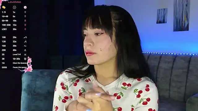 Snapshot of ZaraDames_ chatting on October 7, 2025, 3:51 am ZaraDames online show from October 7, 2025, 3:51 am