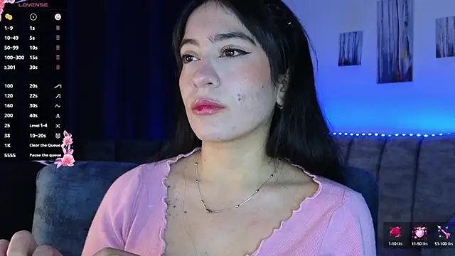 Snapshot of ZaraDames_ chatting on October 8, 2025, 2:57 am ZaraDames online show from October 8, 2025, 2:57 am