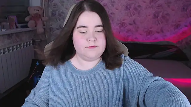 Snapshot of Estelle_Hicks chatting on April 8, 2026, 6:42 pm Estelle Hicks online show from April 8, 2026, 6:42 pm