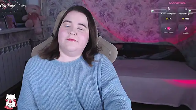 Snapshot of Estelle_Hicks chatting on April 15, 2026, 6:45 pm Estelle Hicks online show from April 15, 2026, 6:45 pm