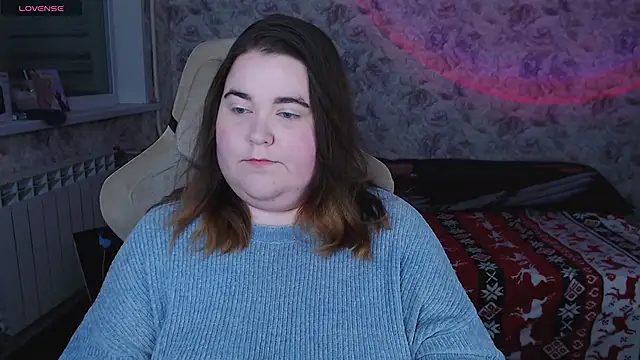 Estelle Hicks online show from November 28, 2025, 6:08 pm