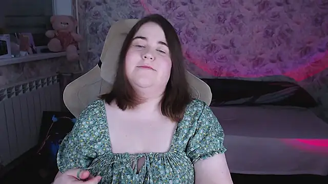 Snapshot of Estelle_Hicks chatting on April 28, 2026, 6:56 pm Estelle Hicks online show from April 28, 2026, 6:56 pm