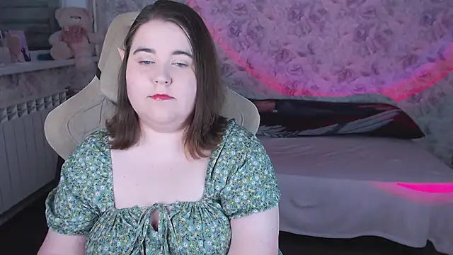 Snapshot of Estelle_Hicks chatting on March 28, 2026, 6:53 pm Estelle Hicks online show from March 28, 2026, 6:53 pm