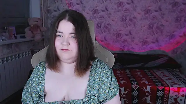 Snapshot of Estelle_Hicks chatting on March 9, 2026, 6:44 pm Estelle Hicks online show from March 9, 2026, 6:44 pm
