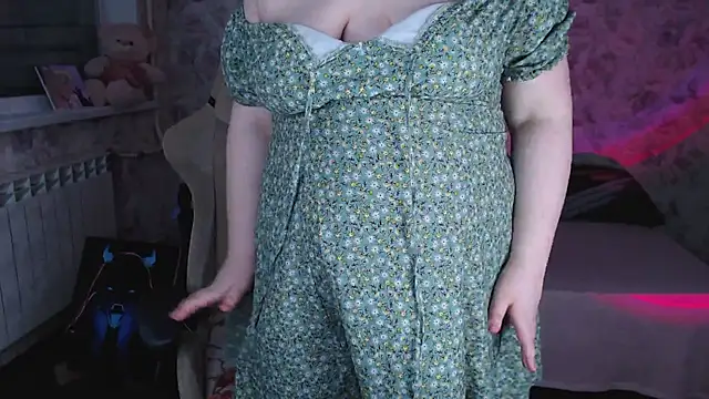 Snapshot of Estelle_Hicks chatting on May 3, 2026, 6:55 pm Estelle Hicks online show from May 3, 2026, 6:55 pm