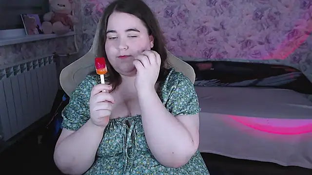 Snapshot of Estelle_Hicks chatting on May 18, 2026, 7:07 pm Estelle Hicks online show from May 18, 2026, 7:07 pm