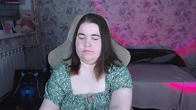 Snapshot of Estelle_Hicks chatting on May 21, 2026, 7:11 pm Estelle Hicks online show from May 21, 2026, 7:11 pm
