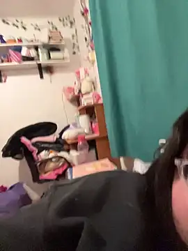 indiegirl666 online show from April 21, 2026, 4:19 am