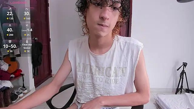 Snapshot of Danni_boy chatting on December 15, 2025, 1:17 pm Danni boy online show from December 15, 2025, 1:17 pm