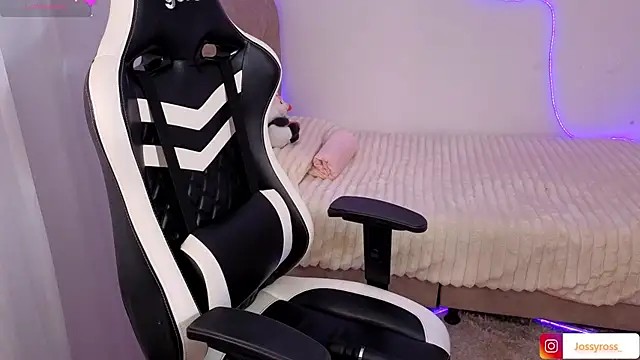 Snapshot of Victoryyy_ chatting on December 19, 2025, 10:12 pm Victoryyy online show from December 19, 2025, 10:12 pm