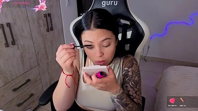 Snapshot of Victoryyy_ chatting on February 11, 2026, 8:52 pm Victoryyy online show from February 11, 2026, 8:52 pm