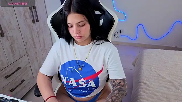 Victoryyy  online show from March 22, 2026, 7:15 pm