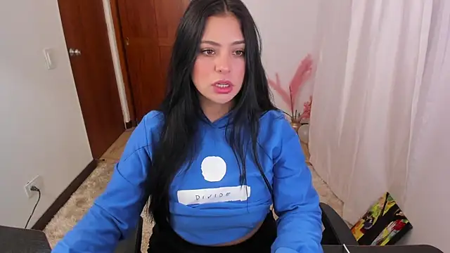 Victoryyy  online show from March 20, 2025, 8:40 pm