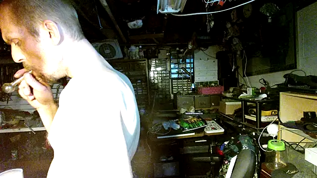 mrwinsalot88 online show from October 17, 2025, 5:44 am