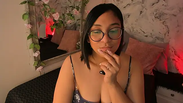 Snapshot of Bella_desi_ chatting on May 27, 2026, 2:02 pm Bella desi online show from May 27, 2026, 2:02 pm
