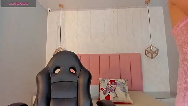 Snapshot of SUNNYCYRUS chatting on December 20, 2025, 12:41 pm SUNNYCYRUS online show from December 20, 2025, 12:41 pm