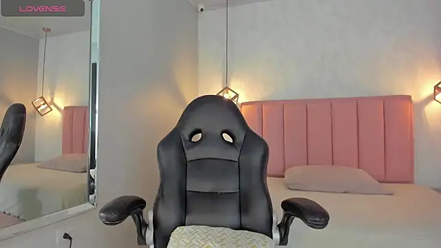 Snapshot of SUNNYCYRUS chatting on February 28, 2026, 12:27 pm SUNNYCYRUS online show from February 28, 2026, 12:27 pm