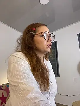 Snapshot of sophia_goth chatting on October 28, 2025, 1:28 am sophia goth online show from October 28, 2025, 1:28 am