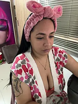 Snapshot of marta201_alfaro chatting on February 7, 2025, 5:40 pm marta201 alfaro online show from February 7, 2025, 5:40 pm