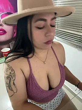 Snapshot of marta201_alfaro chatting on February 5, 2025, 5:53 pm marta201 alfaro online show from February 5, 2025, 5:53 pm