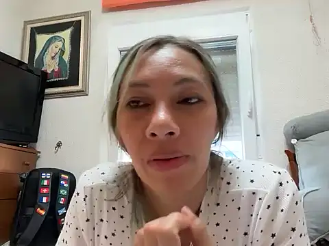yenlo01 online show from June 3, 2026, 6:56 pm