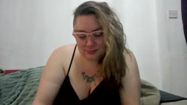 Snapshot of Bustycurves chatting on January 15, 2026, 2:26 am Bustycurves online show from January 15, 2026, 2:26 am