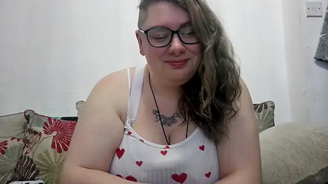 Snapshot of Bustycurves chatting on January 11, 2026, 12:39 am Bustycurves online show from January 11, 2026, 12:39 am