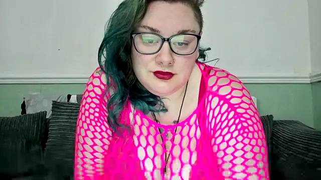 Snapshot of Bustycurves chatting on March 17, 2025, 8:19 pm Bustycurves online show from March 17, 2025, 8:19 pm