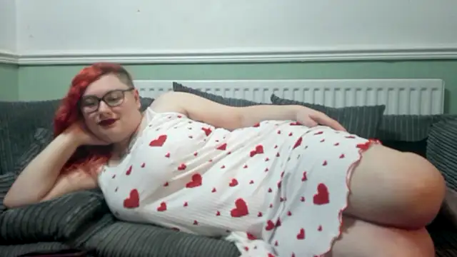 Snapshot of Bustycurves chatting on February 14, 2025, 10:14 pm Bustycurves online show from February 14, 2025, 10:14 pm