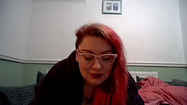 Snapshot of Bustycurves chatting on February 8, 2025, 12:06 am Bustycurves online show from February 8, 2025, 12:06 am