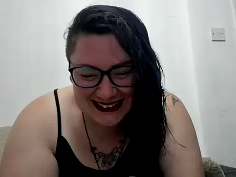 Snapshot of Bustycurves chatting on September 17, 2025, 8:00 pm Bustycurves online show from September 17, 2025, 8:00 pm