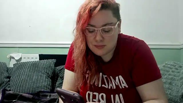 Snapshot of Bustycurves chatting on March 1, 2025, 10:10 pm Bustycurves online show from March 1, 2025, 10:10 pm