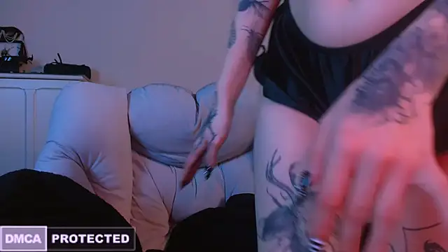 Snapshot of NaughtyLittleFox chatting on January 28, 2025, 8:25 am NaughtyLittleFox online show from January 28, 2025, 8:25 am