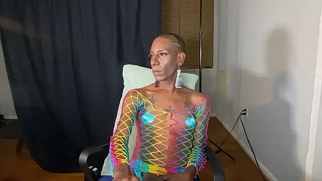 Snapshot of MsMerlinMystique chatting on October 10, 2025, 9:32 am MsMerlinMystique online show from October 10, 2025, 9:32 am