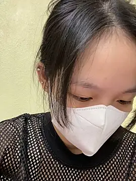 minmin2kk5 online show from September 17, 2025, 4:09 pm