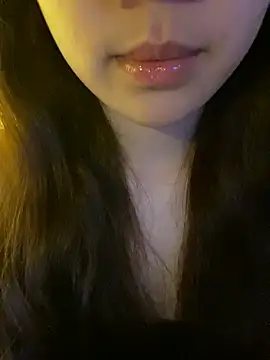 minmin2kk5 online show from February 15, 2026, 3:44 pm