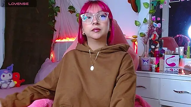 Littlerouse  online show from November 22, 2025, 3:05 am