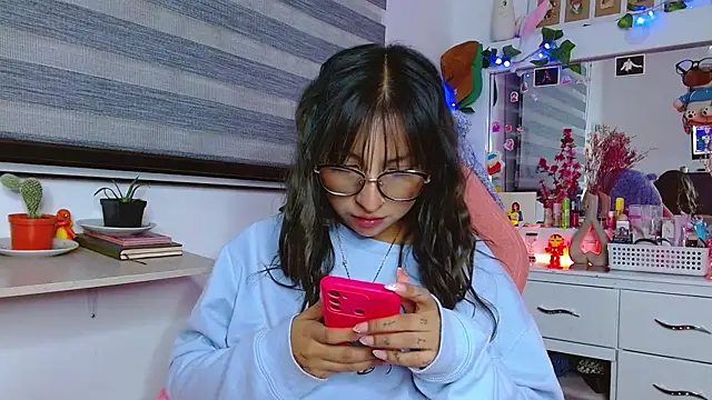 Littlerouse  online show from January 25, 2025, 5:18 am