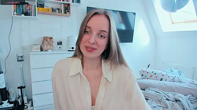 violet blue eyes online show from May 5, 2026, 1:25 pm