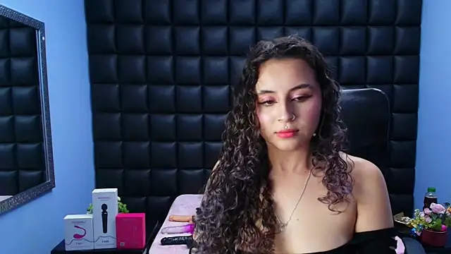 Snapshot of celeste_blue69 chatting on November 28, 2025, 3:17 am celeste blue69 online show from November 28, 2025, 3:17 am