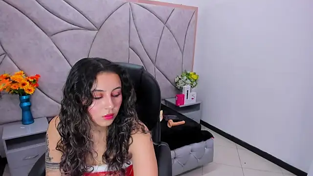 Snapshot of celeste_blue69 chatting on December 15, 2025, 3:56 am celeste blue69 online show from December 15, 2025, 3:56 am