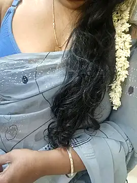 Snapshot of Janavi-janu chatting on October 13, 2025, 12:18 pm Janavi-janu online show from October 13, 2025, 12:18 pm