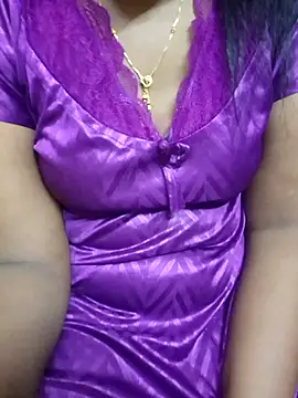 Snapshot of Janavi-janu chatting on November 9, 2025, 7:18 pm Janavi-janu online show from November 9, 2025, 7:18 pm