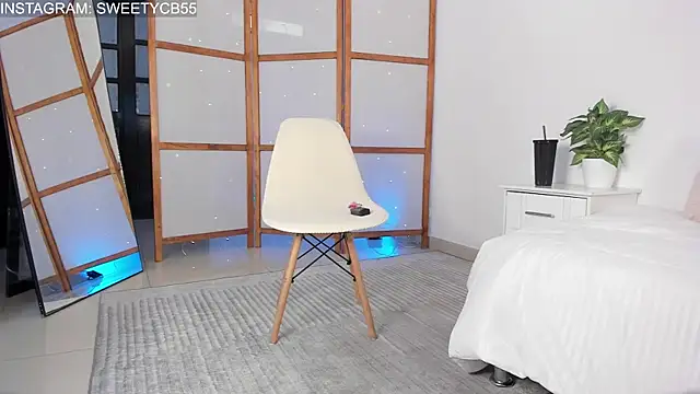 MissLinda online show from October 7, 2025, 3:02 pm