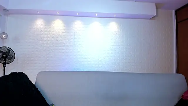 Snapshot of violet_scott chatting on December 15, 2025, 10:43 am violet scott online show from December 15, 2025, 10:43 am