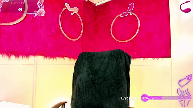 Snapshot of la_ratona_1 chatting on August 4, 2026, 11:37 am la ratona 1 online show from August 4, 2026, 11:37 am
