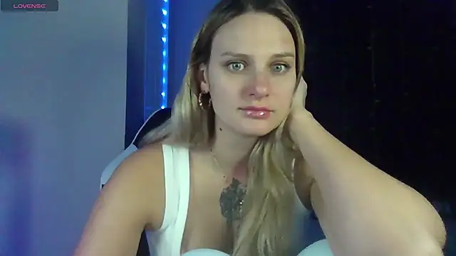 Snapshot of BonnieBazz chatting on July 8, 2026, 2:07 pm BonnieBazz online show from July 8, 2026, 2:07 pm