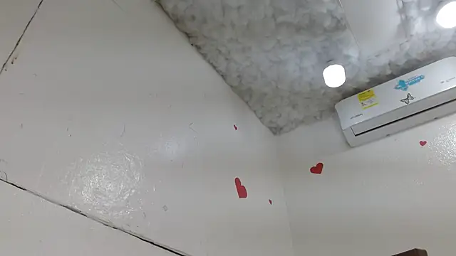 camilavagina24 online show from December 18, 2025, 10:57 pm